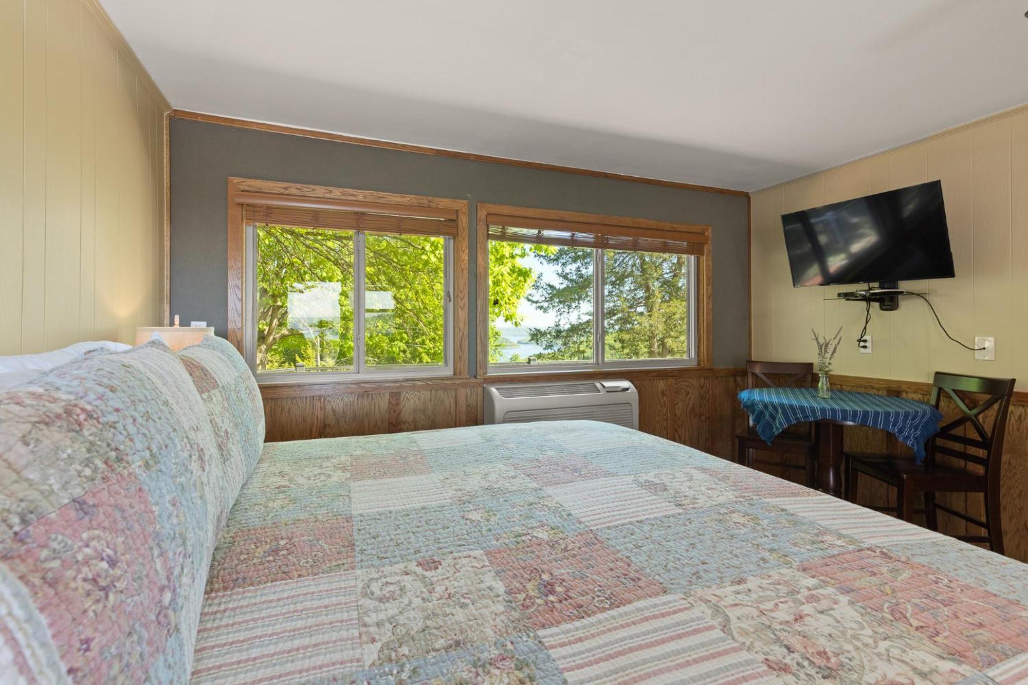 Roadrunner Inn And Log Cabins يوريكا سبرينغز المظهر الخارجي الصورة