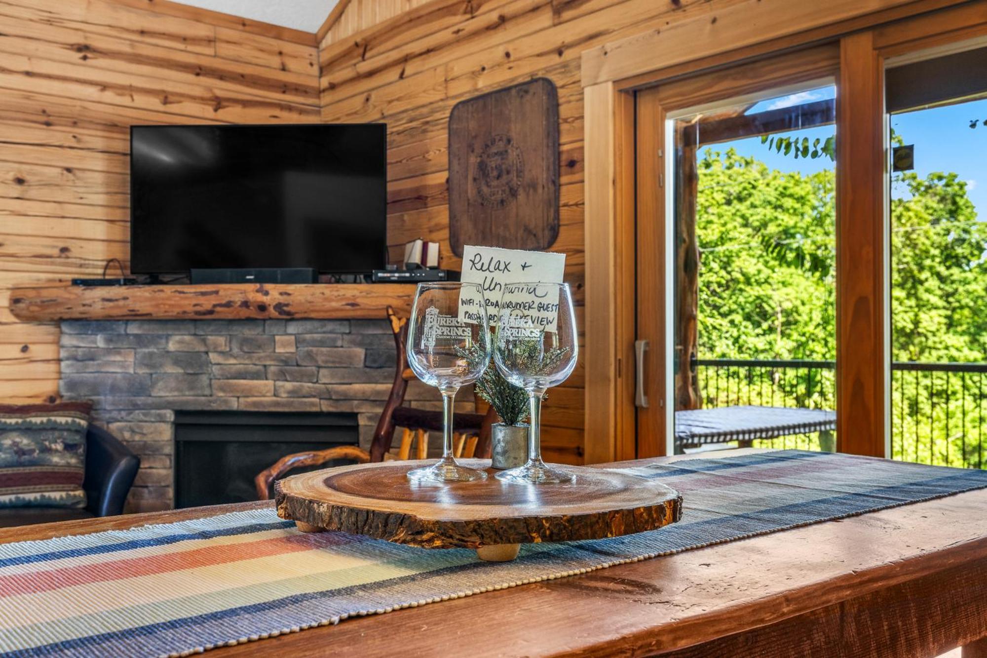 Roadrunner Inn And Log Cabins يوريكا سبرينغز المظهر الخارجي الصورة